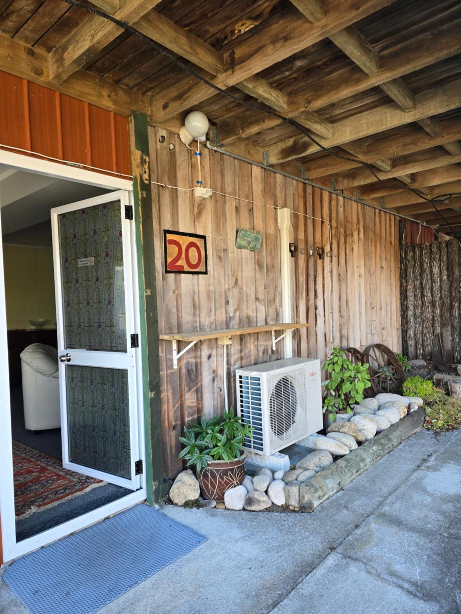 The Redbarn Villa Turangi Exterior foto